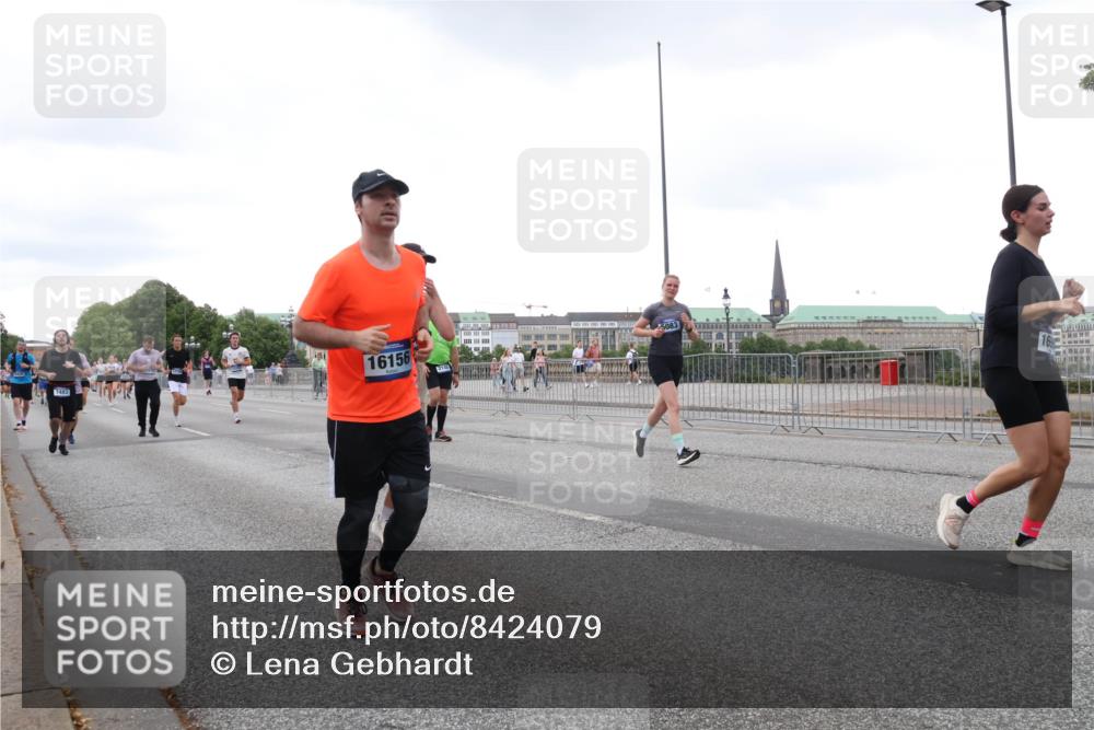 29.06.2025 - hella hamburg halbmarathon Lena Gebhardt http://msf.ph/oto/8424079 29.06.2025 10:53:15 Lombardsbrücke 7483, 16156, 5083, 1340, 1709, 1900, 1906, 1984, 2065, 2146, 2291, 2409, 2701, 2988, 3226, 3787, 4195, 4595, 4626, 4729, 5428, 5562, 5815, 6041, 6044, 6135, 6521, 7032, 7068, 7483, 7611, 7681, 7737, 7876, 8189, 8212, 8414, 8515, 8906, 9456, 9545, 9685, 9764, 9785, 10043, 10055, 10175, 10417, 10490, 10568, 10661, 10981, 11520, 11524, 11919, 12127, 12128, 12193, 12219, 12700, 13489, 13916, 13917, 14009, 14038, 14765, 14807, 14977, 14979, 16137 meine-sportfotos.de