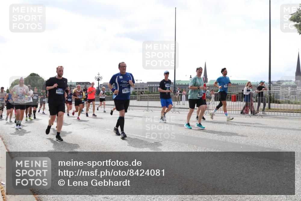 29.06.2025 - hella hamburg halbmarathon Lena Gebhardt http://msf.ph/oto/8424081 29.06.2025 10:43:13 Lombardsbrücke 5967, 15246, 149, 10180, 2971, 19115, 18898, 8991, 1149, 1155, 1467, 1656, 1788, 1816, 1878, 1964, 2103, 2158, 2267, 2361, 2450, 2509, 2971, 3074, 3238, 3283, 3329, 3378, 3518, 3638, 3764, 4056, 4105, 4177, 4302, 4367, 4385, 4680, 5067, 5268, 5370, 5610, 5720, 5755, 5967, 6012, 6440, 7043, 7461, 7872, 7926, 8135, 8161, 8184, 8408, 8435, 8795, 8991, 9072, 9304, 9378, 9639, 9641, 9644, 9976, 10008, 10180, 11142, 11710, 12151, 13049 meine-sportfotos.de