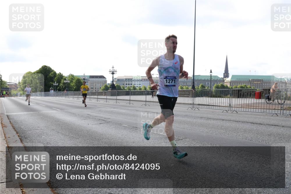 29.06.2025 - hella hamburg halbmarathon Lena Gebhardt http://msf.ph/oto/8424095 29.06.2025 09:43:14 Lombardsbrücke 1271, 566666, 1271, 4338, 5301, 5612, 6090, 7331, 7380, 7855, 9097, 9385, 9565, 9767, 10867, 11228, 11994, 12341, 12360, 12529, 12992, 13346, 13374, 14728, 14753, 14757, 14836, 15483, 15671, 18037, 18328, 18693, 18695, 18740, 18989, 19076 meine-sportfotos.de