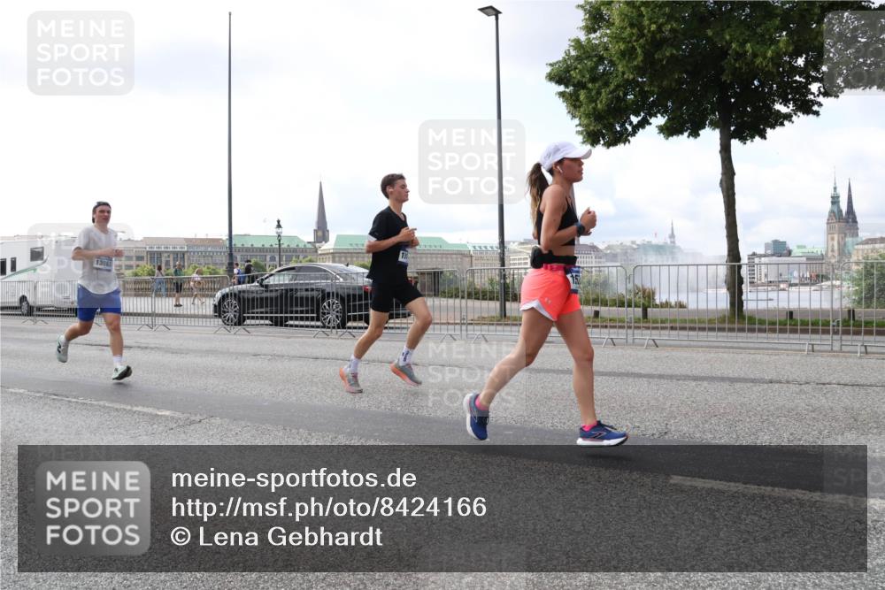 29.06.2025 - hella hamburg halbmarathon Lena Gebhardt http://msf.ph/oto/8424166 29.06.2025 10:06:17 Lombardsbrücke 13863, 1229, 1245, 1448, 1766, 1830, 1842, 2540, 3062, 4169, 4542, 4666, 4868, 5431, 6014, 6314, 7138, 7741, 8051, 8316, 8909, 9361, 9560, 10214, 10297, 10781, 13042, 13054, 13481, 13863, 14369, 14987, 15113, 15145, 15229, 15462, 15537, 15766, 15772, 15858, 16441, 16687, 17239, 17746, 17885, 18042, 18575, 18577, 18768, 18857, 18910, 18913, 18966 meine-sportfotos.de
