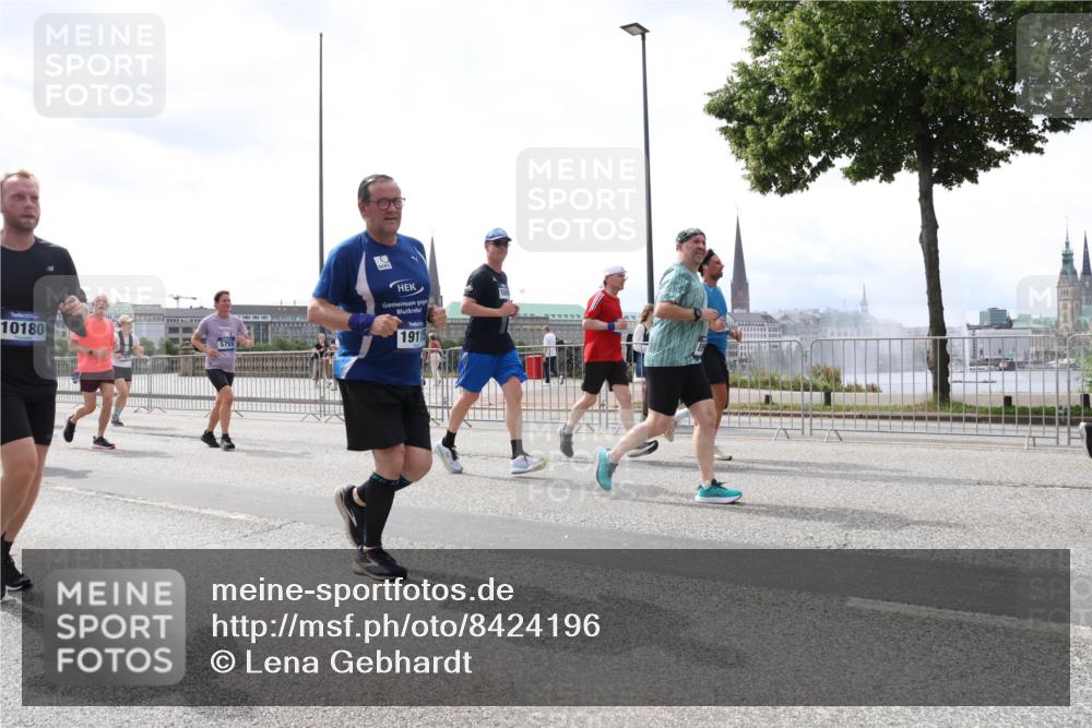 29.06.2025 - hella hamburg halbmarathon Lena Gebhardt http://msf.ph/oto/8424196 29.06.2025 10:43:14 Lombardsbrücke 10180, 5755, 19115, 1149, 1155, 1467, 1656, 1788, 1816, 1878, 1964, 2103, 2158, 2267, 2361, 2450, 2509, 2971, 3074, 3238, 3283, 3329, 3378, 3518, 3638, 3764, 4056, 4105, 4177, 4302, 4367, 4385, 4680, 5067, 5268, 5370, 5610, 5720, 5755, 5967, 6012, 6440, 6931, 7043, 7461, 7872, 7926, 8135, 8161, 8184, 8233, 8408, 8435, 8795, 8991, 9072, 9304, 9378, 9639, 9641, 9644, 9976, 10008, 10083, 10180, 11142, 11710, 12151, 13049 meine-sportfotos.de