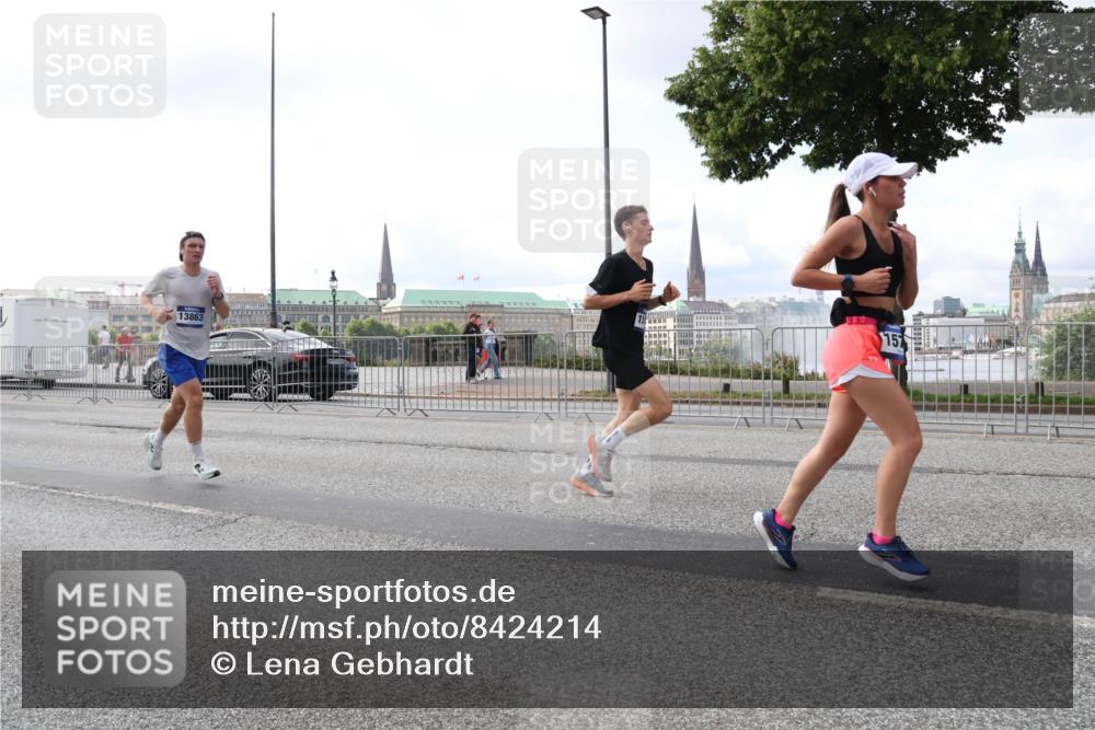 29.06.2025 - hella hamburg halbmarathon Lena Gebhardt http://msf.ph/oto/8424214 29.06.2025 10:06:17 Lombardsbrücke 13863, 157, 1229, 1245, 1448, 1766, 1830, 1842, 2540, 3062, 4169, 4542, 4666, 4868, 5431, 6014, 6314, 7138, 7741, 8051, 8316, 8909, 9361, 9560, 10214, 10297, 10781, 13042, 13054, 13481, 13863, 14369, 14987, 15113, 15145, 15229, 15462, 15537, 15766, 15772, 15858, 16441, 16687, 17239, 17746, 17885, 18042, 18575, 18577, 18768, 18857, 18910, 18913, 18966 meine-sportfotos.de