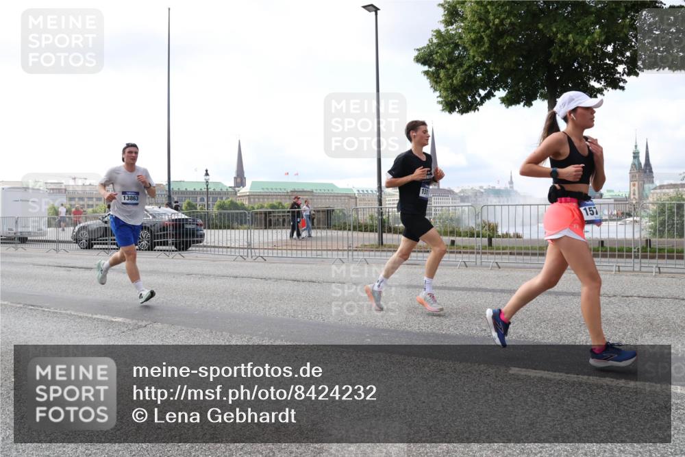 29.06.2025 - hella hamburg halbmarathon Lena Gebhardt http://msf.ph/oto/8424232 29.06.2025 10:06:17 Lombardsbrücke 13863, 157, 1229, 1245, 1448, 1766, 1830, 1842, 2540, 3062, 4169, 4542, 4666, 4868, 5431, 6014, 6314, 7138, 7741, 8051, 8316, 8909, 9361, 9560, 10214, 10297, 10781, 13042, 13054, 13481, 13863, 14369, 14987, 15113, 15145, 15229, 15462, 15537, 15766, 15772, 15858, 16441, 16687, 17239, 17746, 17885, 18042, 18575, 18577, 18768, 18857, 18910, 18913, 18966 meine-sportfotos.de