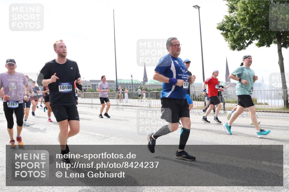 29.06.2025 - hella hamburg halbmarathon Lena Gebhardt http://msf.ph/oto/8424237 29.06.2025 10:43:14 Lombardsbrücke 10180, 2267, 191, 1149, 1155, 1467, 1656, 1788, 1816, 1878, 1964, 2103, 2158, 2267, 2361, 2450, 2509, 2971, 3074, 3238, 3283, 3329, 3378, 3518, 3638, 3764, 4056, 4105, 4177, 4302, 4367, 4385, 4680, 5067, 5268, 5370, 5610, 5720, 5755, 5967, 6012, 6440, 6931, 7043, 7461, 7872, 7926, 8135, 8161, 8184, 8233, 8408, 8435, 8795, 8991, 9072, 9304, 9378, 9639, 9641, 9644, 9976, 10008, 10083, 10180, 11142, 11710, 12151, 13049 meine-sportfotos.de
