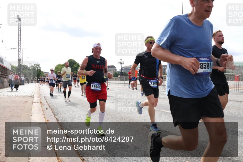 29.06.2025 - hella hamburg halbmarathon Lena Gebhardt http://msf.ph/oto/8424287 29.06.2025 10:19:07 Lombardsbrücke 16925, 6736, 11602, 3105, 8591, 1349, 1521, 1718, 1755, 2096, 2311, 2589, 2781, 2802, 2812, 2821, 2895, 3026, 3105, 3118, 3591, 3592, 3631, 4718, 4722, 4802, 4845, 5034, 5049, 5080, 5098, 5178, 5264, 5266, 5323, 5429, 5834, 5910, 6194, 6249, 6413, 6477, 6482, 6542, 6736, 7051, 7121, 7143, 7214, 7252, 8575, 8665, 8761, 8778, 8780, 9252, 9270, 9272, 9276, 9549, 9652, 9756, 9757, 10037, 10039, 10124, 10129, 10467, 10816 meine-sportfotos.de