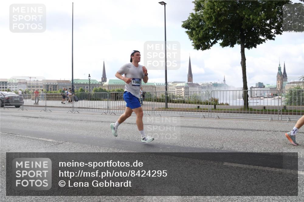 29.06.2025 - hella hamburg halbmarathon Lena Gebhardt http://msf.ph/oto/8424295 29.06.2025 10:06:18 Lombardsbrücke 13863, 1229, 1245, 1448, 1766, 1830, 1842, 3062, 4169, 4542, 4666, 4868, 5431, 6014, 6314, 6664, 7138, 7741, 8051, 8316, 9361, 9560, 10214, 10297, 10736, 10781, 13042, 13054, 13481, 13863, 14369, 14987, 15113, 15145, 15229, 15462, 15537, 15766, 15772, 15858, 16441, 16687, 17059, 17239, 17746, 17885, 18042, 18575, 18577, 18768, 18857, 18910, 18913, 18966 meine-sportfotos.de