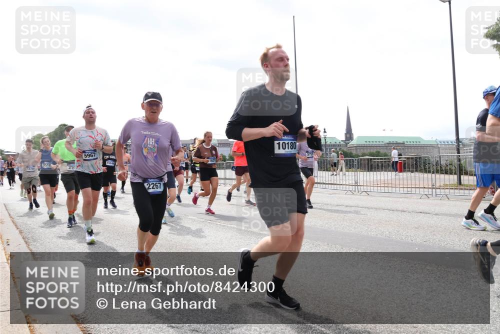 29.06.2025 - hella hamburg halbmarathon Lena Gebhardt http://msf.ph/oto/8424300 29.06.2025 10:43:14 Lombardsbrücke 13786, 3518, 210, 5967, 15246, 10180, 5755, 2267, 1149, 1155, 1467, 1656, 1788, 1816, 1878, 1964, 2103, 2158, 2267, 2361, 2450, 2509, 2971, 3074, 3238, 3283, 3329, 3378, 3518, 3638, 3764, 4056, 4105, 4177, 4302, 4367, 4385, 4680, 5067, 5268, 5370, 5610, 5720, 5755, 5967, 6012, 6440, 6931, 7043, 7461, 7872, 7926, 8135, 8161, 8184, 8233, 8408, 8435, 8795, 8991, 9072, 9304, 9378, 9639, 9641, 9644, 9976, 10008, 10083, 10180, 11142, 11710, 12151, 13049 meine-sportfotos.de