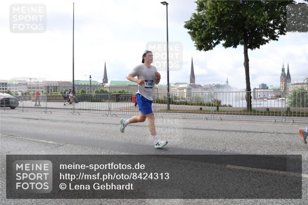 29.06.2025 - hella hamburg halbmarathon Lena Gebhardt http://msf.ph/oto/8424313 29.06.2025 10:06:18 Lombardsbrücke 13863, 1229, 1245, 1448, 1766, 1830, 1842, 3062, 4169, 4542, 4666, 4868, 5431, 6014, 6314, 6664, 7138, 7741, 8051, 8316, 9361, 9560, 10214, 10297, 10736, 10781, 13042, 13054, 13481, 13863, 14369, 14987, 15113, 15145, 15229, 15462, 15537, 15766, 15772, 15858, 16441, 16687, 17059, 17239, 17746, 17885, 18042, 18575, 18577, 18768, 18857, 18910, 18913, 18966 meine-sportfotos.de