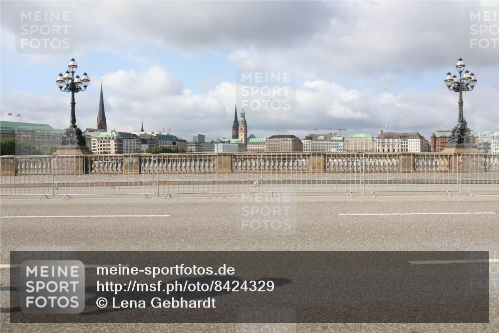 29.06.2025 - hella hamburg halbmarathon Lena Gebhardt http://msf.ph/oto/8424329 29.06.2025 08:58:25 Lombardsbrücke  meine-sportfotos.de