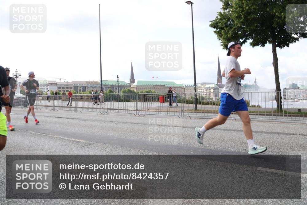 29.06.2025 - hella hamburg halbmarathon Lena Gebhardt http://msf.ph/oto/8424357 29.06.2025 10:06:18 Lombardsbrücke 10781, 1229, 1245, 1448, 1766, 1830, 1842, 3062, 4169, 4542, 4666, 4868, 5431, 6014, 6314, 6664, 7138, 7741, 8051, 8316, 9361, 9560, 10214, 10297, 10736, 10781, 13042, 13054, 13481, 13863, 14369, 14987, 15113, 15145, 15229, 15462, 15537, 15766, 15772, 15858, 16441, 16687, 17059, 17239, 17746, 17885, 18042, 18575, 18577, 18768, 18857, 18910, 18913, 18966 meine-sportfotos.de