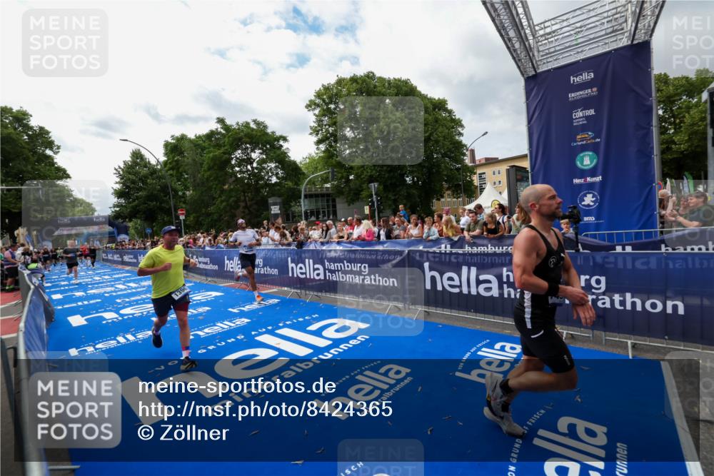 29.06.2025 - hella hamburg halbmarathon Zöllner http://msf.ph/oto/8424365 29.06.2025 10:33:46 Ziel 1396, 2228, 2746, 2836, 4246, 5193, 12595, 14975, 16755, 17191 meine-sportfotos.de