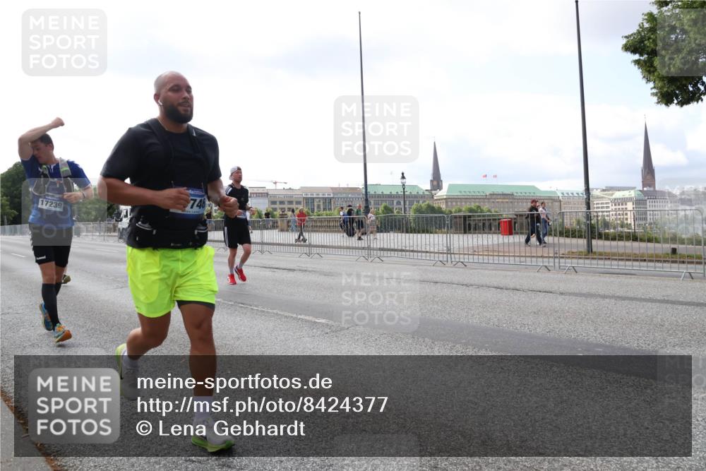29.06.2025 - hella hamburg halbmarathon Lena Gebhardt http://msf.ph/oto/8424377 29.06.2025 10:06:18 Lombardsbrücke 17239, 746, 1229, 1245, 1448, 1766, 1830, 1842, 3062, 4169, 4542, 4666, 4868, 5431, 6014, 6314, 6664, 7138, 7741, 8051, 8316, 9361, 9560, 10214, 10297, 10736, 10781, 13042, 13054, 13481, 13863, 14369, 14987, 15113, 15145, 15229, 15462, 15537, 15766, 15772, 15858, 16441, 16687, 17059, 17239, 17746, 17885, 18042, 18575, 18577, 18768, 18857, 18910, 18913, 18966 meine-sportfotos.de