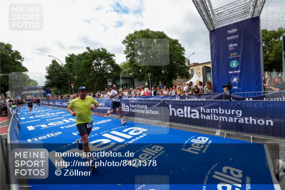 29.06.2025 - hella hamburg halbmarathon Zöllner http://msf.ph/oto/8424378 29.06.2025 10:33:46 Ziel 1396, 2228, 2746, 2836, 4246, 5193, 12595, 14975, 16755, 17191 meine-sportfotos.de