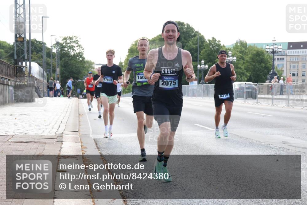29.06.2025 - hella hamburg halbmarathon Lena Gebhardt http://msf.ph/oto/8424380 29.06.2025 09:43:31 Lombardsbrücke 1394, 17893, 150, 2075, 8318, 1271, 2075, 2180, 2203, 4338, 5301, 6090, 7380, 8318, 9097, 9385, 9565, 9767, 9804, 10351, 10867, 11994, 12341, 13374, 13941, 14728, 14757, 15023, 15136, 15483, 15671, 17893, 18037, 18328, 18693, 18695, 18763, 18989 meine-sportfotos.de