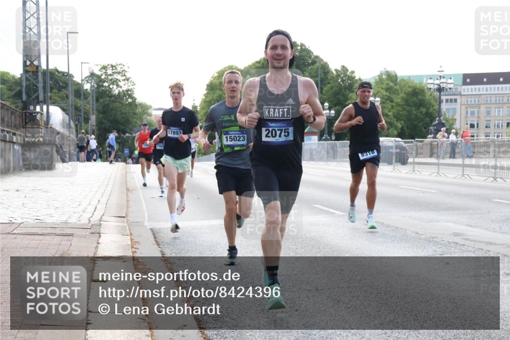 29.06.2025 - hella hamburg halbmarathon Lena Gebhardt http://msf.ph/oto/8424396 29.06.2025 09:43:31 Lombardsbrücke 1394, 17893, 2, 15023, 2075, 8318, 1271, 2075, 2180, 2203, 4338, 5301, 6090, 7380, 8318, 9097, 9385, 9565, 9767, 9804, 10351, 10867, 11994, 12341, 13374, 13941, 14728, 14757, 15023, 15136, 15483, 15671, 17893, 18037, 18328, 18693, 18695, 18763, 18989 meine-sportfotos.de