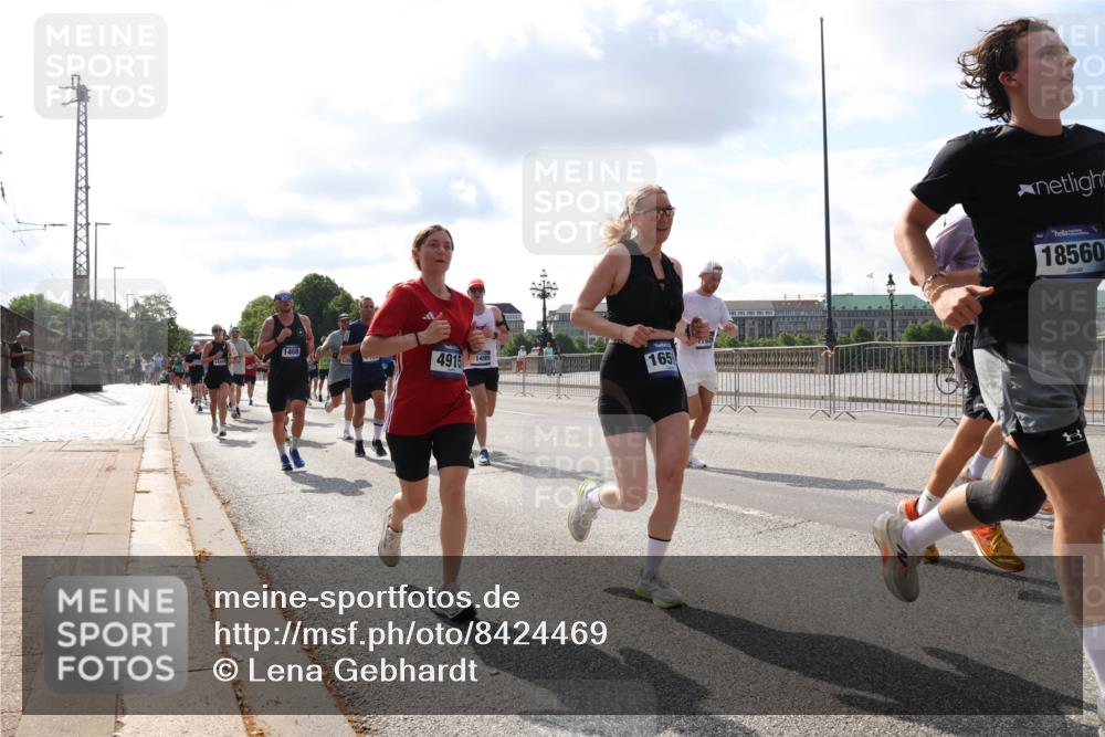 29.06.2025 - hella hamburg halbmarathon Lena Gebhardt http://msf.ph/oto/8424469 29.06.2025 09:52:22 Lombardsbrücke 1468, 4915, 165, 18560, 1057, 1139, 1169, 1220, 1312, 1353, 1468, 1512, 1569, 1604, 1631, 1763, 3305, 3618, 3697, 3852, 4565, 4871, 4915, 5011, 5014, 5047, 5129, 5231, 5336, 5690, 5987, 6373, 6550, 6700, 6705, 6711, 6770, 7067, 7185, 7432, 7710, 7865, 7961, 8074, 8359, 8564, 8852, 9348, 9358, 9444, 9547, 9659, 10493, 10691, 10741, 10796, 10978, 11062, 11495, 11679, 11779, 11821, 12046, 12438, 12772, 13403, 13614, 13728, 14257 meine-sportfotos.de