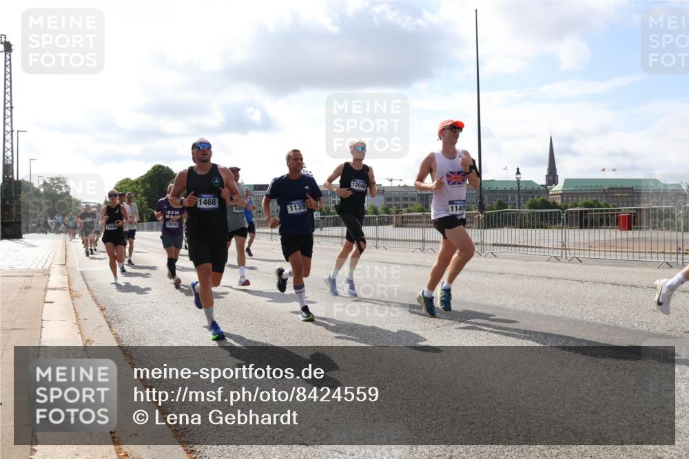 29.06.2025 - hella hamburg halbmarathon Lena Gebhardt http://msf.ph/oto/8424559 29.06.2025 09:52:23 Lombardsbrücke 14449, 1468, 1, 6550, 1139, 10741, 12046, 1149, 1057, 1139, 1169, 1220, 1312, 1353, 1415, 1468, 1512, 1569, 1604, 1631, 1763, 3305, 3618, 3697, 3852, 4565, 4871, 4915, 5007, 5011, 5014, 5047, 5129, 5231, 5336, 5690, 5987, 6373, 6550, 6700, 6705, 6711, 6770, 7067, 7185, 7432, 7451, 7710, 7865, 7961, 8074, 8564, 8852, 9348, 9358, 9444, 9547, 9659, 10493, 10691, 10741, 10796, 10978, 11062, 11495, 11679, 11779, 11821, 12046, 12438, 12772, 13403, 13614, 13728, 14257 meine-sportfotos.de