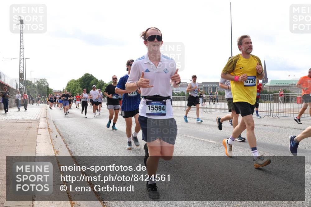 29.06.2025 - hella hamburg halbmarathon Lena Gebhardt http://msf.ph/oto/8424561 29.06.2025 10:19:11 Lombardsbrücke 1718, 0477, 15594, 6736, 1332, 1349, 1521, 1708, 1718, 1755, 2017, 2096, 2311, 2589, 2781, 2795, 2802, 2812, 2821, 2895, 3026, 3105, 3118, 3591, 3592, 3631, 4718, 4722, 4845, 5034, 5080, 5098, 5178, 5264, 5266, 5323, 5429, 5449, 5834, 6194, 6249, 6413, 6477, 6482, 6542, 6736, 7051, 7121, 7143, 7252, 8575, 8761, 8778, 8780, 9252, 9270, 9272, 9549, 9652, 9756, 9757, 9856, 10037, 10039, 10124, 10129, 10467, 10816 meine-sportfotos.de