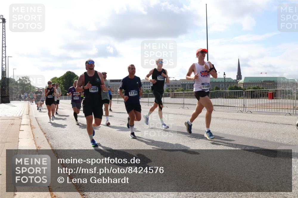 29.06.2025 - hella hamburg halbmarathon Lena Gebhardt http://msf.ph/oto/8424576 29.06.2025 09:52:23 Lombardsbrücke 14449, 1, 10741, 1468, 1139, 12046, 11495, 1057, 1139, 1169, 1220, 1312, 1353, 1415, 1468, 1512, 1569, 1604, 1631, 1763, 3305, 3618, 3697, 3852, 4565, 4871, 4915, 5007, 5011, 5014, 5047, 5129, 5231, 5336, 5690, 5987, 6373, 6550, 6700, 6705, 6711, 6770, 7067, 7185, 7432, 7451, 7710, 7865, 7961, 8074, 8564, 8852, 9348, 9358, 9444, 9547, 9659, 10493, 10691, 10741, 10796, 10978, 11062, 11495, 11679, 11779, 11821, 12046, 12438, 12772, 13403, 13614, 13728, 14257 meine-sportfotos.de