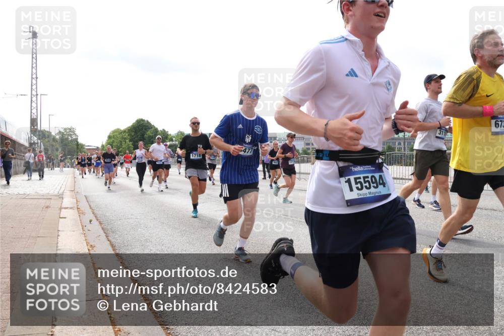 29.06.2025 - hella hamburg halbmarathon Lena Gebhardt http://msf.ph/oto/8424583 29.06.2025 10:19:11 Lombardsbrücke 1718, 2014, 471, 9652, 1773, 15594, 673, 3118, 1332, 1349, 1521, 1708, 1718, 1755, 2017, 2096, 2311, 2589, 2781, 2795, 2802, 2812, 2821, 2895, 3026, 3105, 3118, 3591, 3592, 3631, 4718, 4722, 4845, 5034, 5080, 5098, 5178, 5264, 5266, 5323, 5429, 5449, 5834, 6194, 6249, 6413, 6477, 6482, 6542, 6736, 7051, 7121, 7143, 7252, 8575, 8761, 8778, 8780, 9252, 9270, 9272, 9549, 9652, 9756, 9757, 9856, 10037, 10039, 10124, 10129, 10467, 10816 meine-sportfotos.de