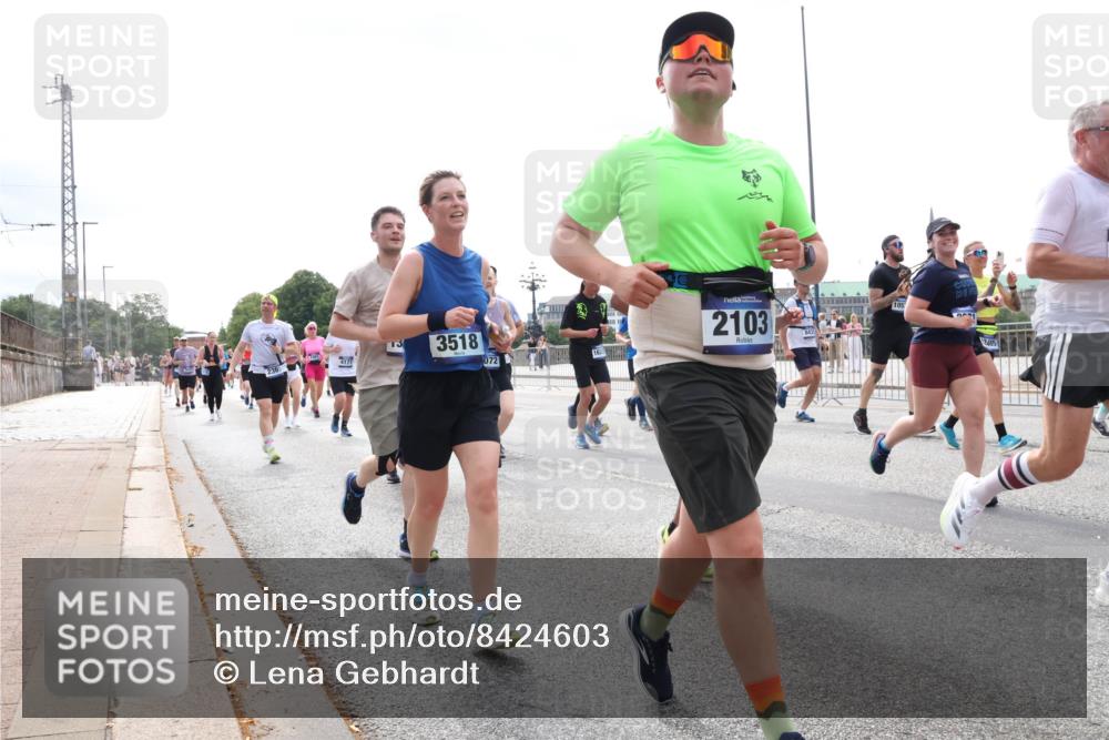 29.06.2025 - hella hamburg halbmarathon Lena Gebhardt http://msf.ph/oto/8424603 29.06.2025 10:43:17 Lombardsbrücke 13, 3518, 4177, 072, 2103, 2485, 1149, 1155, 1467, 1788, 1816, 1878, 2103, 2158, 2267, 2361, 2450, 2509, 2971, 3074, 3238, 3329, 3378, 3390, 3518, 3638, 3764, 4056, 4105, 4177, 4302, 4367, 4385, 4680, 5067, 5268, 5370, 5610, 5720, 5755, 5967, 6012, 6096, 6226, 6440, 6931, 7043, 7461, 7872, 7926, 8135, 8161, 8184, 8233, 8408, 8435, 8795, 8991, 9072, 9304, 9378, 9639, 9641, 9644, 9976, 10008, 10083, 10180, 10200, 10202, 11142, 11710, 12151, 13049 meine-sportfotos.de