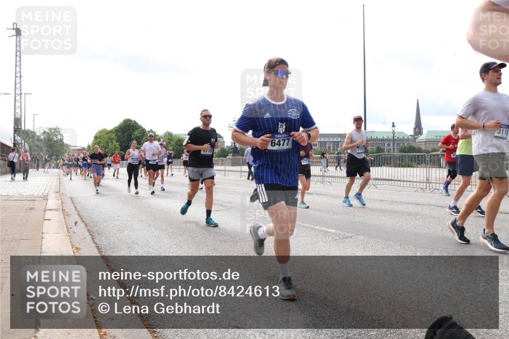 29.06.2025 - hella hamburg halbmarathon Lena Gebhardt http://msf.ph/oto/8424613 29.06.2025 10:19:11 Lombardsbrücke 1718, 6477, 1773, 3118, 1332, 1349, 1521, 1708, 1718, 1755, 2017, 2096, 2311, 2589, 2781, 2795, 2802, 2812, 2821, 2895, 3026, 3105, 3118, 3591, 3592, 3631, 4718, 4722, 4845, 5034, 5080, 5098, 5178, 5264, 5266, 5323, 5429, 5449, 5834, 6194, 6249, 6413, 6477, 6482, 6542, 6736, 7051, 7121, 7143, 7252, 8575, 8761, 8778, 8780, 9252, 9270, 9272, 9549, 9652, 9756, 9757, 9856, 10037, 10039, 10124, 10129, 10467, 10816 meine-sportfotos.de