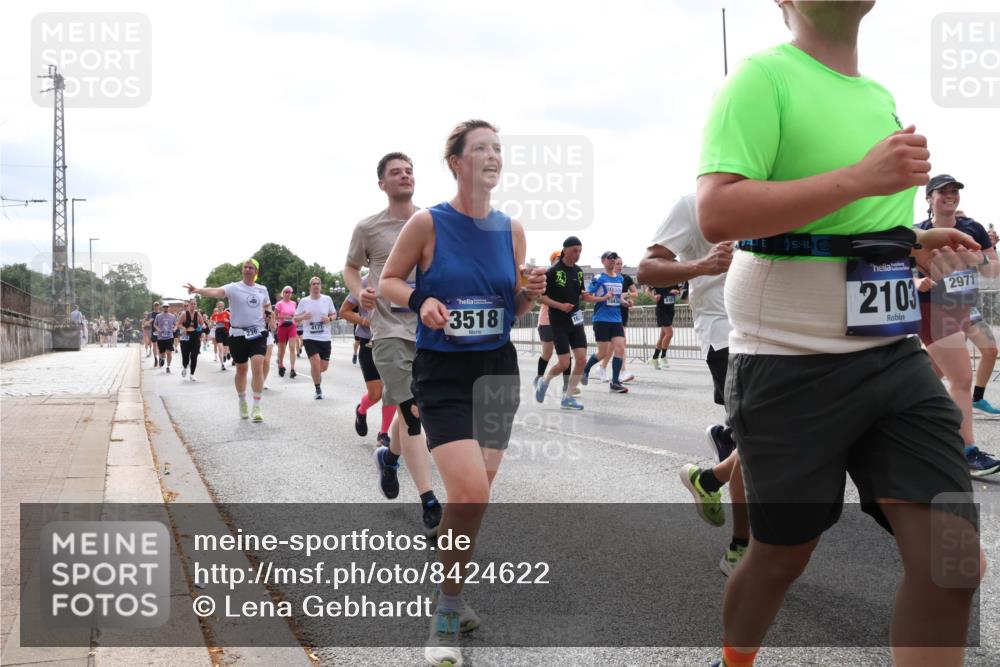 29.06.2025 - hella hamburg halbmarathon Lena Gebhardt http://msf.ph/oto/8424622 29.06.2025 10:43:17 Lombardsbrücke 4177, 3518, 18434, 2103, 2971, 1149, 1155, 1467, 1788, 1816, 1878, 2103, 2158, 2267, 2361, 2450, 2509, 2971, 3074, 3238, 3329, 3378, 3390, 3518, 3638, 3764, 4056, 4105, 4177, 4302, 4367, 4385, 4680, 5067, 5268, 5370, 5610, 5720, 5755, 5967, 6012, 6096, 6226, 6440, 6931, 7043, 7461, 7872, 7926, 8135, 8161, 8184, 8233, 8408, 8435, 8795, 8991, 9072, 9304, 9378, 9639, 9641, 9644, 9976, 10008, 10083, 10180, 10200, 10202, 11142, 11710, 12151, 13049 meine-sportfotos.de