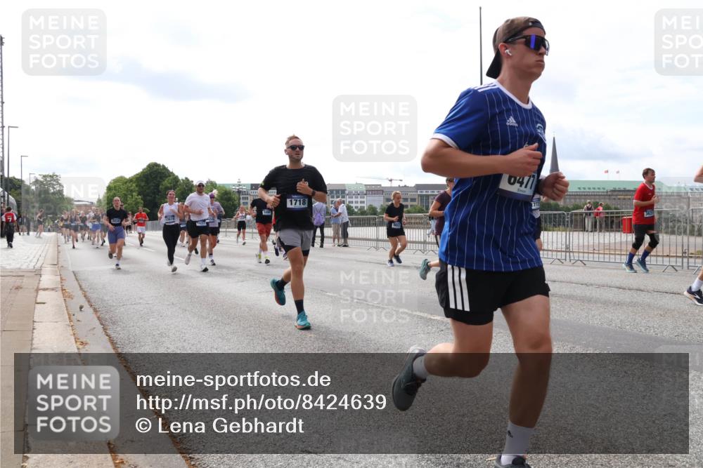 29.06.2025 - hella hamburg halbmarathon Lena Gebhardt http://msf.ph/oto/8424639 29.06.2025 10:19:12 Lombardsbrücke 5034, 12619, 5098, 1718, 0477, 775, 3631, 1332, 1349, 1521, 1708, 1718, 1755, 2017, 2096, 2311, 2589, 2781, 2795, 2802, 2812, 2821, 2895, 3026, 3105, 3118, 3591, 3592, 3631, 4718, 4722, 4845, 5034, 5080, 5098, 5178, 5264, 5266, 5323, 5429, 5449, 5834, 6194, 6249, 6413, 6477, 6482, 6542, 6736, 7051, 7121, 7143, 7252, 8537, 8575, 8761, 8778, 8780, 9252, 9270, 9272, 9549, 9652, 9756, 9757, 9856, 10037, 10039, 10124, 10129, 10467, 10816 meine-sportfotos.de
