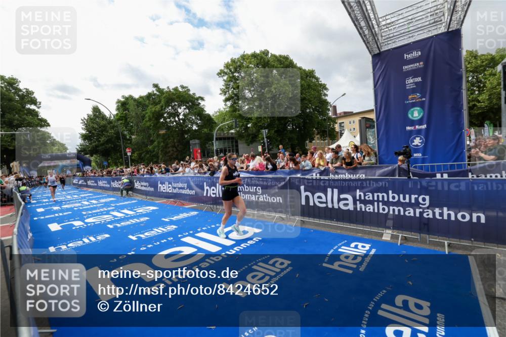 29.06.2025 - hella hamburg halbmarathon Zöllner http://msf.ph/oto/8424652 29.06.2025 10:33:59 Ziel 9519, 10865, 13493, 15268, 15500 meine-sportfotos.de