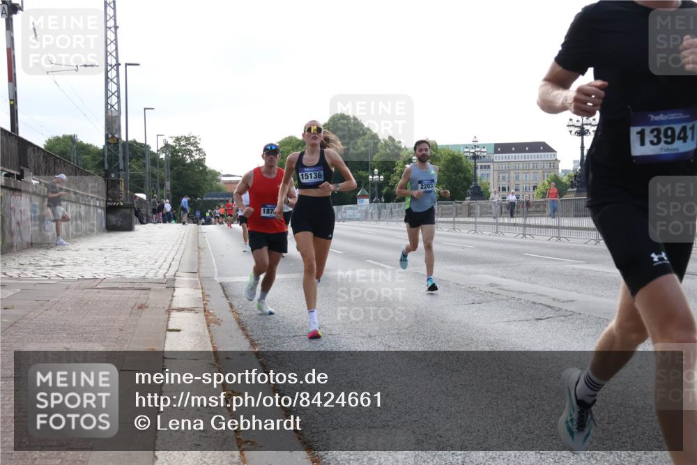 29.06.2025 - hella hamburg halbmarathon Lena Gebhardt http://msf.ph/oto/8424661 29.06.2025 09:43:37 Lombardsbrücke 187, 15136, 2203, 13941, 1271, 2075, 2180, 2203, 3189, 5301, 6090, 7380, 8318, 9385, 9565, 9767, 9804, 10351, 10867, 11150, 13374, 13941, 14757, 15023, 15136, 15483, 15671, 17040, 17893, 18037, 18328, 18693, 18695, 18763, 18832, 18989 meine-sportfotos.de