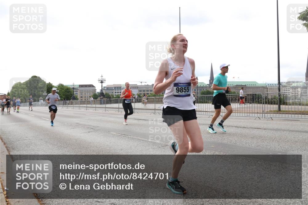 29.06.2025 - hella hamburg halbmarathon Lena Gebhardt http://msf.ph/oto/8424701 29.06.2025 10:28:32 Lombardsbrücke 7980, 9855, 1518, 1557, 3445, 4700, 5249, 5250, 5369, 5604, 5718, 5903, 5939, 6102, 6418, 7667, 7980, 8215, 8327, 8560, 9642, 9653, 9654, 9716, 9855, 10068, 10434, 13045, 13296, 13400, 13568, 14017, 14155, 15123, 15256, 16125, 16643, 18256, 18293, 18604, 19180 meine-sportfotos.de