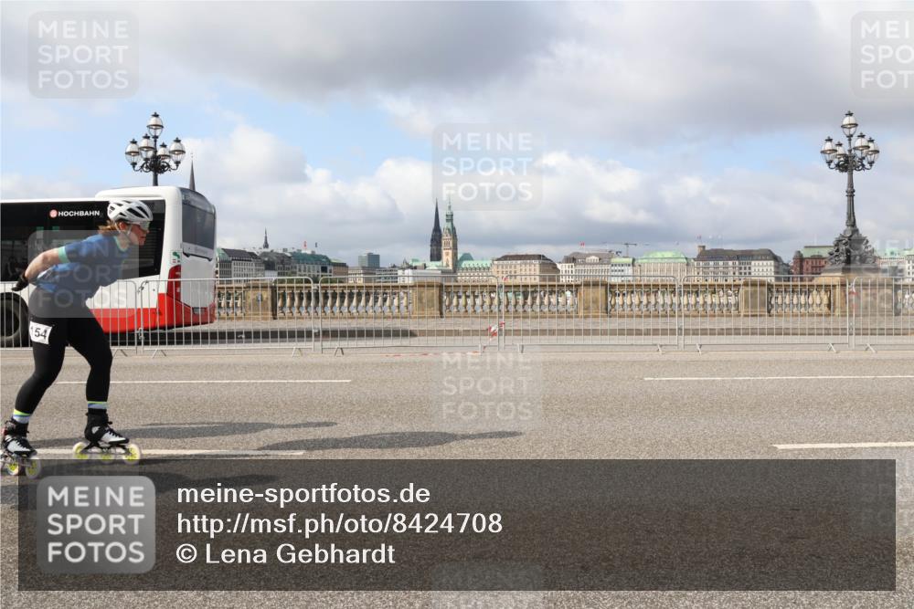 29.06.2025 - hella hamburg halbmarathon Lena Gebhardt http://msf.ph/oto/8424708 29.06.2025 08:58:44 Lombardsbrücke 154 meine-sportfotos.de