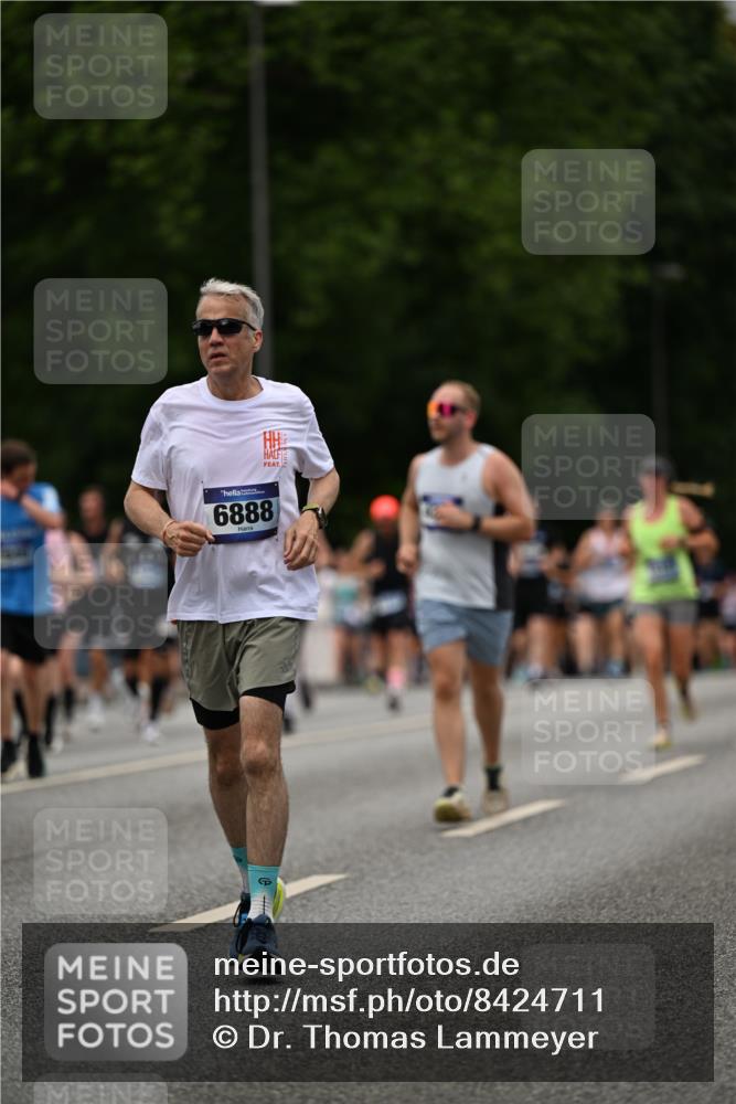 29.06.2025 - hella hamburg halbmarathon Dr. Thomas Lammeyer http://msf.ph/oto/8424711 29.06.2025 10:49:36 Kennedybrücke 1024, 1774, 1798, 2550, 2779, 3570, 4275, 4337, 4388, 5099, 5949, 6841, 6888, 7216, 7859, 7912, 8745, 8907, 9084, 9085, 10668, 10727 meine-sportfotos.de