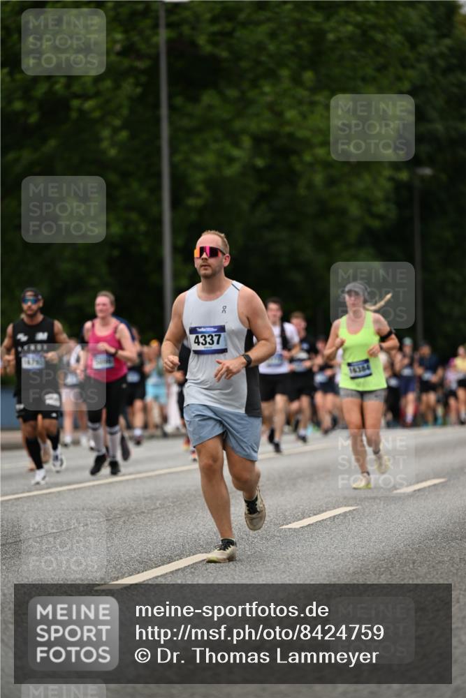 29.06.2025 - hella hamburg halbmarathon Dr. Thomas Lammeyer http://msf.ph/oto/8424759 29.06.2025 10:49:37 Kennedybrücke 1024, 1774, 1798, 2550, 2779, 3570, 4275, 4337, 4388, 5099, 5949, 6841, 6888, 7216, 7859, 7912, 8745, 8907, 9084, 9085, 10668, 10727 meine-sportfotos.de