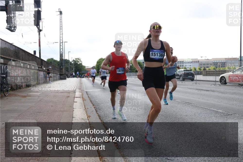 29.06.2025 - hella hamburg halbmarathon Lena Gebhardt http://msf.ph/oto/8424760 29.06.2025 09:43:38 Lombardsbrücke 18763, 15136, 1271, 2075, 2180, 2203, 3189, 6090, 7380, 8318, 9565, 9767, 9804, 10351, 10867, 11150, 13374, 13941, 14757, 15023, 15136, 15483, 15671, 17040, 17893, 18037, 18328, 18693, 18695, 18763, 18832, 18989 meine-sportfotos.de