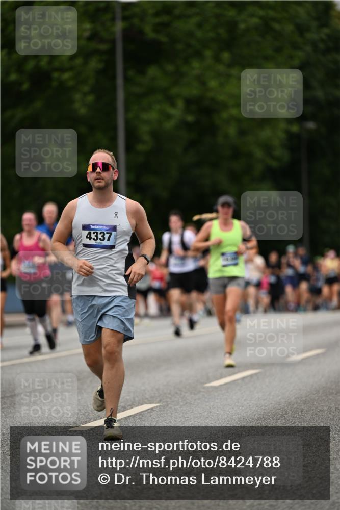 29.06.2025 - hella hamburg halbmarathon Dr. Thomas Lammeyer http://msf.ph/oto/8424788 29.06.2025 10:49:38 Kennedybrücke 1024, 1774, 1798, 2550, 2779, 3570, 4275, 4337, 4388, 5099, 5949, 6841, 6888, 7216, 7859, 7912, 8745, 8907, 9084, 9085, 10562, 10668, 10727 meine-sportfotos.de