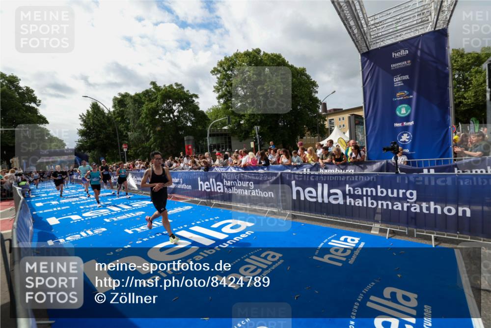 29.06.2025 - hella hamburg halbmarathon Zöllner http://msf.ph/oto/8424789 29.06.2025 10:34:05 Ziel 9345, 9519, 11019, 11227, 13066, 13493, 13494, 14448, 15268, 16724, 17877 meine-sportfotos.de