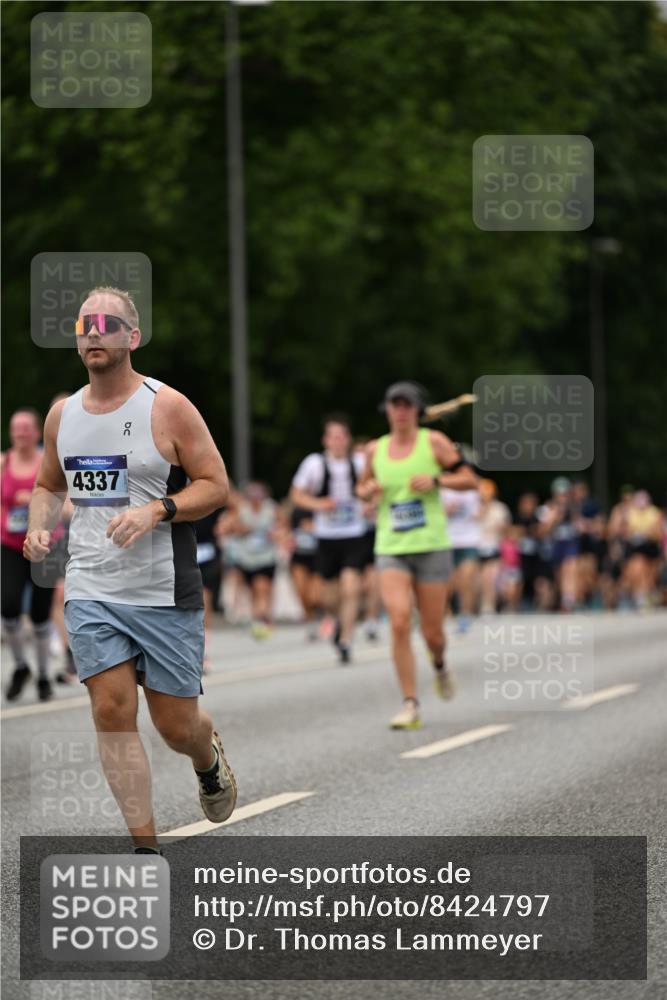29.06.2025 - hella hamburg halbmarathon Dr. Thomas Lammeyer http://msf.ph/oto/8424797 29.06.2025 10:49:39 Kennedybrücke 1024, 1774, 1798, 2550, 2779, 3570, 4275, 4337, 4388, 5099, 5949, 6841, 6888, 7216, 7859, 7912, 8745, 8907, 9084, 9085, 10562, 10668, 10727 meine-sportfotos.de