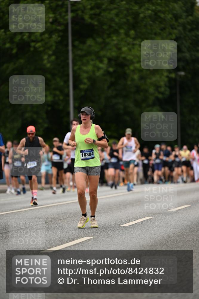 29.06.2025 - hella hamburg halbmarathon Dr. Thomas Lammeyer http://msf.ph/oto/8424832 29.06.2025 10:49:40 Kennedybrücke 1024, 1774, 1798, 2550, 2779, 3570, 4275, 4337, 4388, 5099, 5949, 6841, 6888, 7859, 7912, 8745, 8907, 9084, 10562, 10668, 10727 meine-sportfotos.de