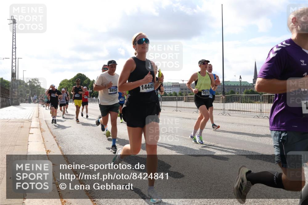 29.06.2025 - hella hamburg halbmarathon Lena Gebhardt http://msf.ph/oto/8424841 29.06.2025 09:52:26 Lombardsbrücke 1524, 15413, 1169, 8852, 7432, 14449, 5017, 1, 1057, 1139, 1169, 1220, 1312, 1353, 1415, 1468, 1512, 1604, 1631, 1763, 2189, 3305, 3618, 3697, 3852, 4565, 4871, 4915, 5007, 5011, 5047, 5231, 5336, 5477, 5690, 5987, 6373, 6550, 6705, 6711, 7067, 7185, 7432, 7451, 7710, 7865, 7961, 8564, 8852, 9348, 9444, 9547, 9659, 10493, 10741, 10796, 10978, 11062, 11495, 11679, 11779, 11821, 12046, 12438, 12772, 13403, 13614, 13728, 14257 meine-sportfotos.de