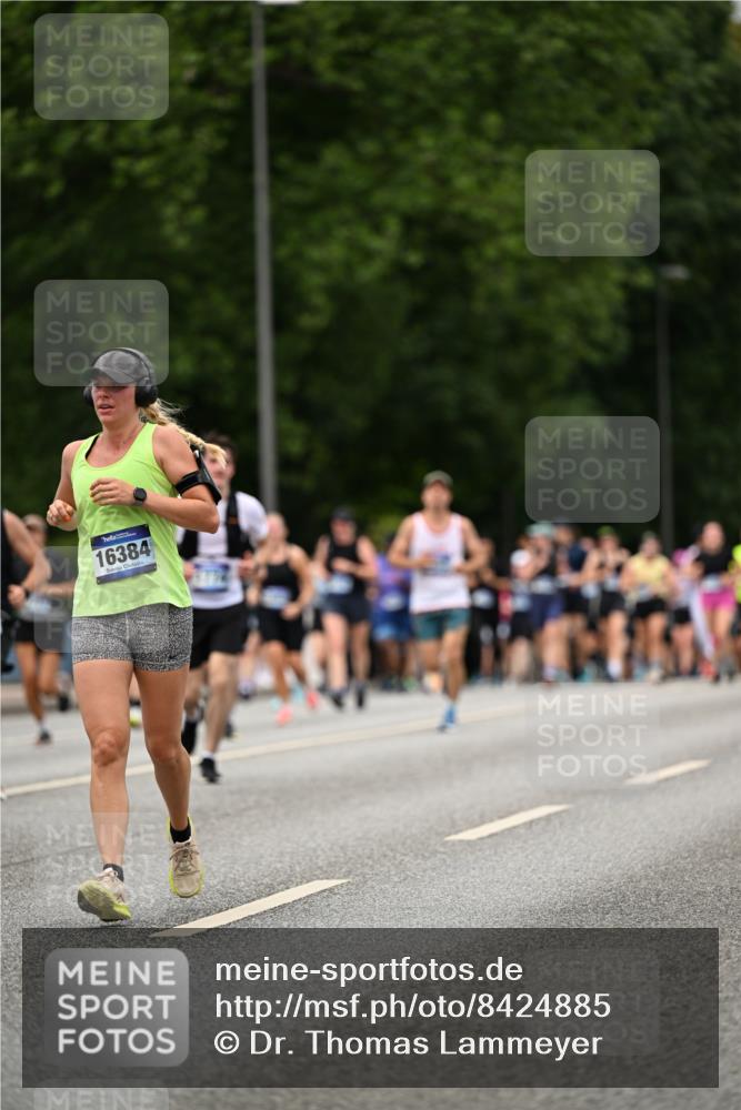 29.06.2025 - hella hamburg halbmarathon Dr. Thomas Lammeyer http://msf.ph/oto/8424885 29.06.2025 10:49:42 Kennedybrücke 1024, 1774, 1798, 2550, 2779, 3570, 3993, 4275, 4337, 4388, 5099, 5190, 5339, 5949, 6841, 6888, 7699, 7859, 7912, 8745, 8907, 9536, 10562, 10668, 10727 meine-sportfotos.de