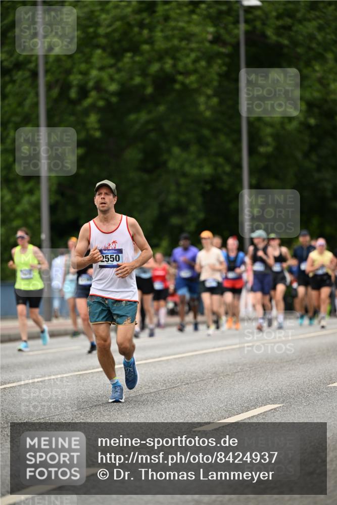 29.06.2025 - hella hamburg halbmarathon Dr. Thomas Lammeyer http://msf.ph/oto/8424937 29.06.2025 10:49:48 Kennedybrücke 1774, 1798, 2550, 2779, 2846, 2954, 3570, 3879, 3993, 4275, 4337, 4388, 5099, 5190, 5339, 5949, 6888, 7699, 7859, 7912, 8272, 8594, 8907, 9536, 10562, 10668, 10727 meine-sportfotos.de