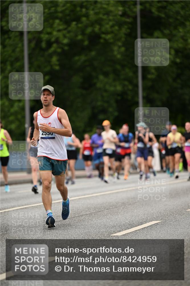29.06.2025 - hella hamburg halbmarathon Dr. Thomas Lammeyer http://msf.ph/oto/8424959 29.06.2025 10:49:49 Kennedybrücke 1774, 1798, 2550, 2779, 2846, 2954, 3570, 3879, 3993, 4275, 4337, 4388, 5099, 5108, 5190, 5339, 5949, 6888, 7699, 7859, 7912, 8272, 8594, 9536, 10562, 10668, 10727 meine-sportfotos.de