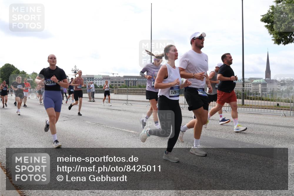 29.06.2025 - hella hamburg halbmarathon Lena Gebhardt http://msf.ph/oto/8425011 29.06.2025 10:19:15 Lombardsbrücke 18563, 5034, 12619, 1332, 1349, 1708, 1718, 1755, 2017, 2096, 2311, 2589, 2781, 2795, 2802, 2812, 2895, 2993, 2995, 3026, 3105, 3118, 3631, 4718, 4722, 4845, 5034, 5035, 5080, 5098, 5178, 5264, 5266, 5323, 5429, 5449, 6194, 6249, 6413, 6477, 6482, 6542, 6736, 6939, 7051, 7143, 7252, 8537, 8575, 8761, 8778, 8780, 9252, 9270, 9272, 9549, 9652, 9756, 9757, 9856, 10037, 10039, 10124, 10129, 10467, 10816 meine-sportfotos.de