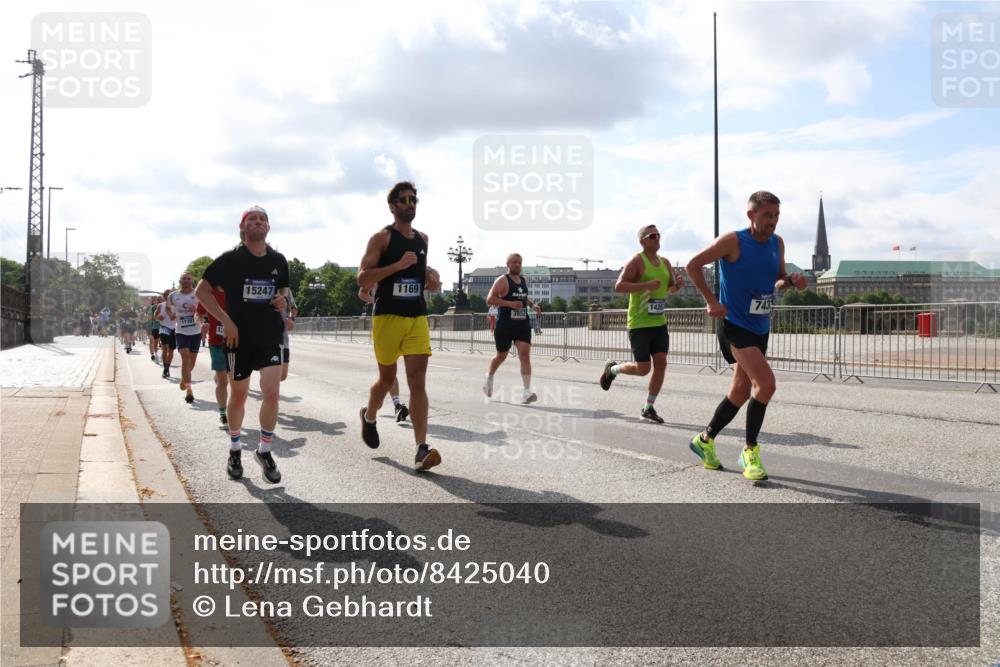 29.06.2025 - hella hamburg halbmarathon Lena Gebhardt http://msf.ph/oto/8425040 29.06.2025 09:52:27 Lombardsbrücke 15247, 17391, 1169, 1425, 743, 1057, 1139, 1169, 1220, 1312, 1353, 1415, 1468, 1512, 1604, 1631, 1763, 2189, 3305, 3618, 3697, 3852, 4497, 4565, 4871, 4915, 5007, 5011, 5047, 5231, 5336, 5477, 5690, 5987, 6373, 6550, 6705, 6711, 7067, 7185, 7191, 7432, 7451, 7710, 7865, 7961, 8564, 8852, 9348, 9444, 9547, 9659, 10493, 10741, 10796, 10978, 11062, 11495, 11679, 11779, 11821, 12046, 12438, 12772, 13403, 13614, 13728, 14257 meine-sportfotos.de