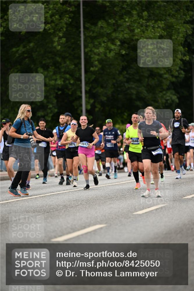 29.06.2025 - hella hamburg halbmarathon Dr. Thomas Lammeyer http://msf.ph/oto/8425050 29.06.2025 10:49:52 Kennedybrücke 1774, 2550, 2779, 2846, 2954, 3570, 3879, 3993, 4275, 4337, 4820, 5099, 5108, 5190, 5339, 5703, 5949, 6763, 7699, 7859, 7912, 8272, 8594, 9536, 10562, 10668, 10727, 11332 meine-sportfotos.de
