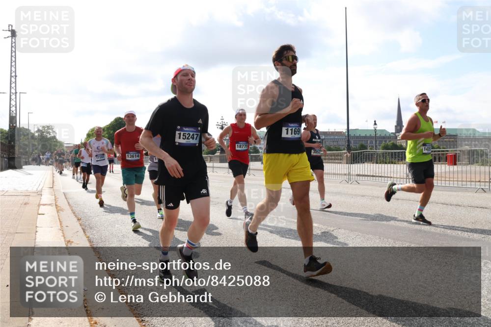 29.06.2025 - hella hamburg halbmarathon Lena Gebhardt http://msf.ph/oto/8425088 29.06.2025 09:52:28 Lombardsbrücke 177, 17391, 13614, 0, 15247, 18775, 1169, 3857, 1057, 1139, 1169, 1220, 1353, 1415, 1468, 1512, 1604, 1613, 1631, 1763, 2189, 3109, 3124, 3305, 3618, 3697, 3852, 4497, 4565, 4871, 4915, 5007, 5011, 5047, 5231, 5336, 5477, 5690, 5987, 6373, 6550, 6705, 6711, 7067, 7185, 7191, 7432, 7451, 7710, 7865, 7961, 8564, 8852, 9348, 9444, 9547, 9659, 10493, 10741, 10796, 10978, 11062, 11495, 11679, 11779, 11821, 12046, 12438, 12772, 13403, 13614, 13728, 14257 meine-sportfotos.de