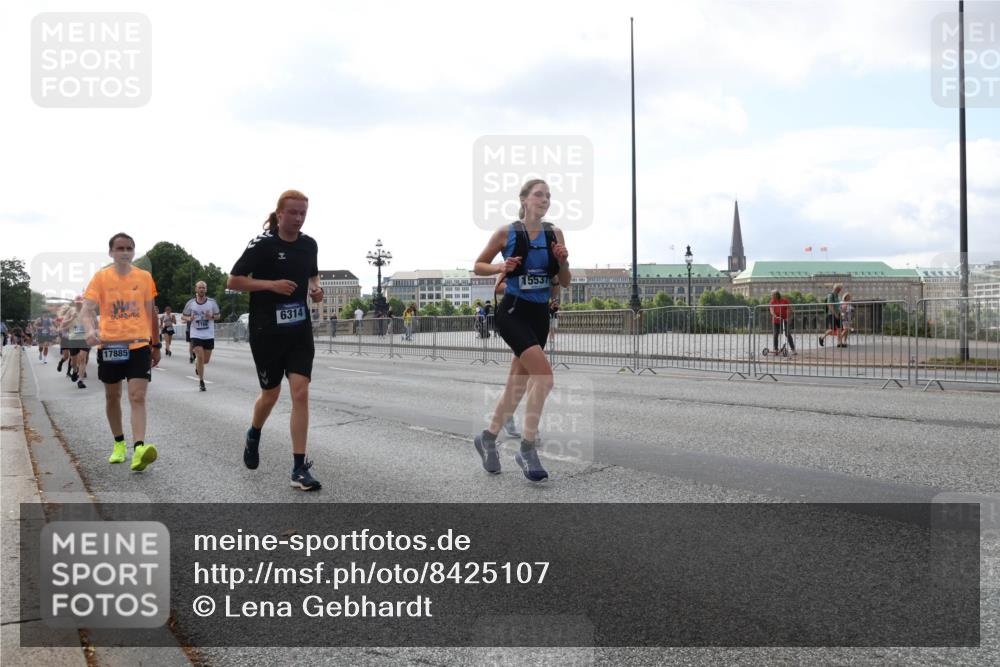 29.06.2025 - hella hamburg halbmarathon Lena Gebhardt http://msf.ph/oto/8425107 29.06.2025 10:06:25 Lombardsbrücke 17885, 6314, 5537, 1245, 1448, 1766, 1842, 3062, 4169, 4542, 4666, 4868, 5431, 5807, 5951, 6014, 6314, 6664, 7138, 7741, 8051, 8290, 8316, 9361, 9560, 10214, 10297, 10736, 10781, 10886, 12371, 13042, 13054, 13475, 13481, 13863, 14369, 14607, 14987, 15113, 15145, 15229, 15377, 15462, 15537, 15766, 15772, 15858, 16441, 16687, 16933, 17059, 17239, 17746, 18042, 18575, 18577, 18652, 18768, 18828, 18857, 18910, 18913, 18966 meine-sportfotos.de