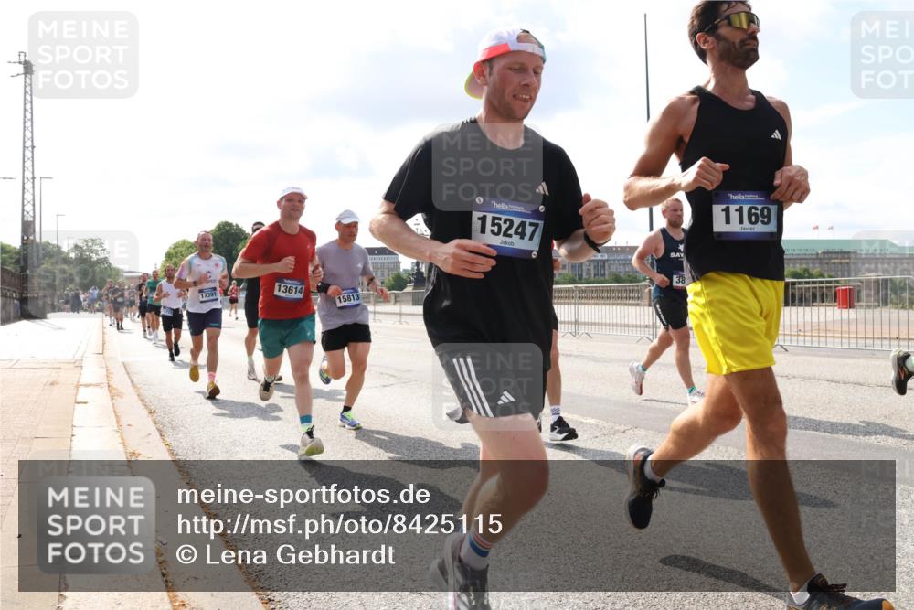 29.06.2025 - hella hamburg halbmarathon Lena Gebhardt http://msf.ph/oto/8425115 29.06.2025 09:52:28 Lombardsbrücke 17391, 13614, 15813, 15247, 1169, 1057, 1139, 1169, 1220, 1353, 1415, 1468, 1512, 1604, 1613, 1631, 1763, 2189, 3109, 3124, 3305, 3618, 3697, 3852, 4497, 4565, 4871, 4915, 5007, 5011, 5047, 5231, 5336, 5477, 5690, 5987, 6373, 6550, 6705, 6711, 7067, 7185, 7191, 7432, 7451, 7710, 7865, 7961, 8564, 8852, 9348, 9444, 9547, 9659, 10493, 10741, 10796, 10978, 11062, 11495, 11679, 11779, 11821, 12046, 12438, 12772, 13403, 13614, 13728, 14257 meine-sportfotos.de