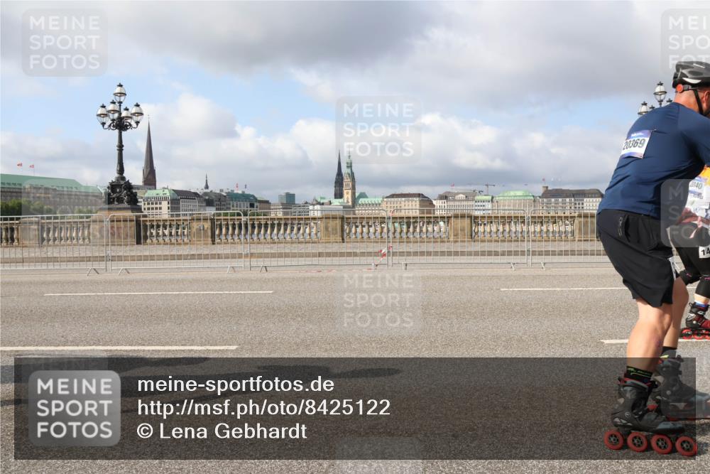 29.06.2025 - hella hamburg halbmarathon Lena Gebhardt http://msf.ph/oto/8425122 29.06.2025 08:58:45 Lombardsbrücke 20369, 20140, 14 meine-sportfotos.de